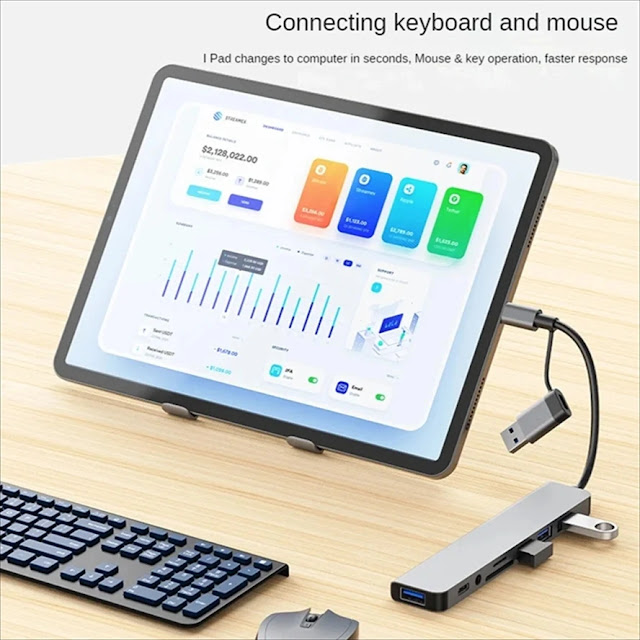 محول USB Type-C يدعم الشحن ونقل البيانات.